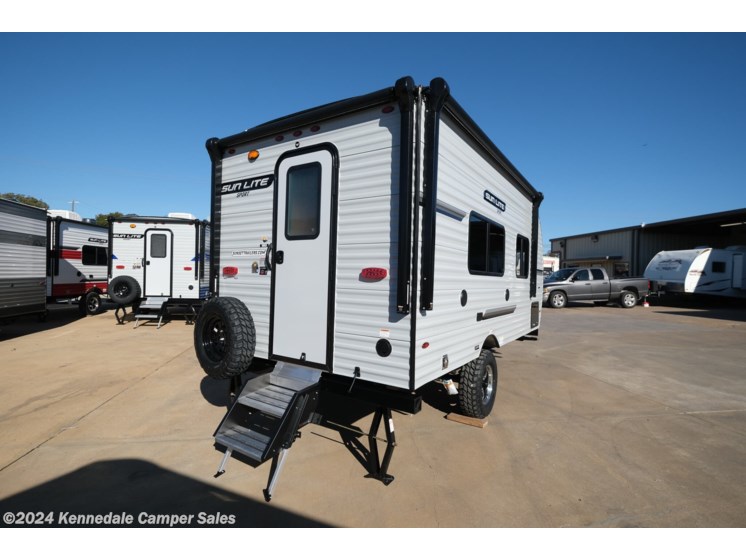 New 2024 Sunset Park RV Sun Lite 18RD available in Kennedale, Texas