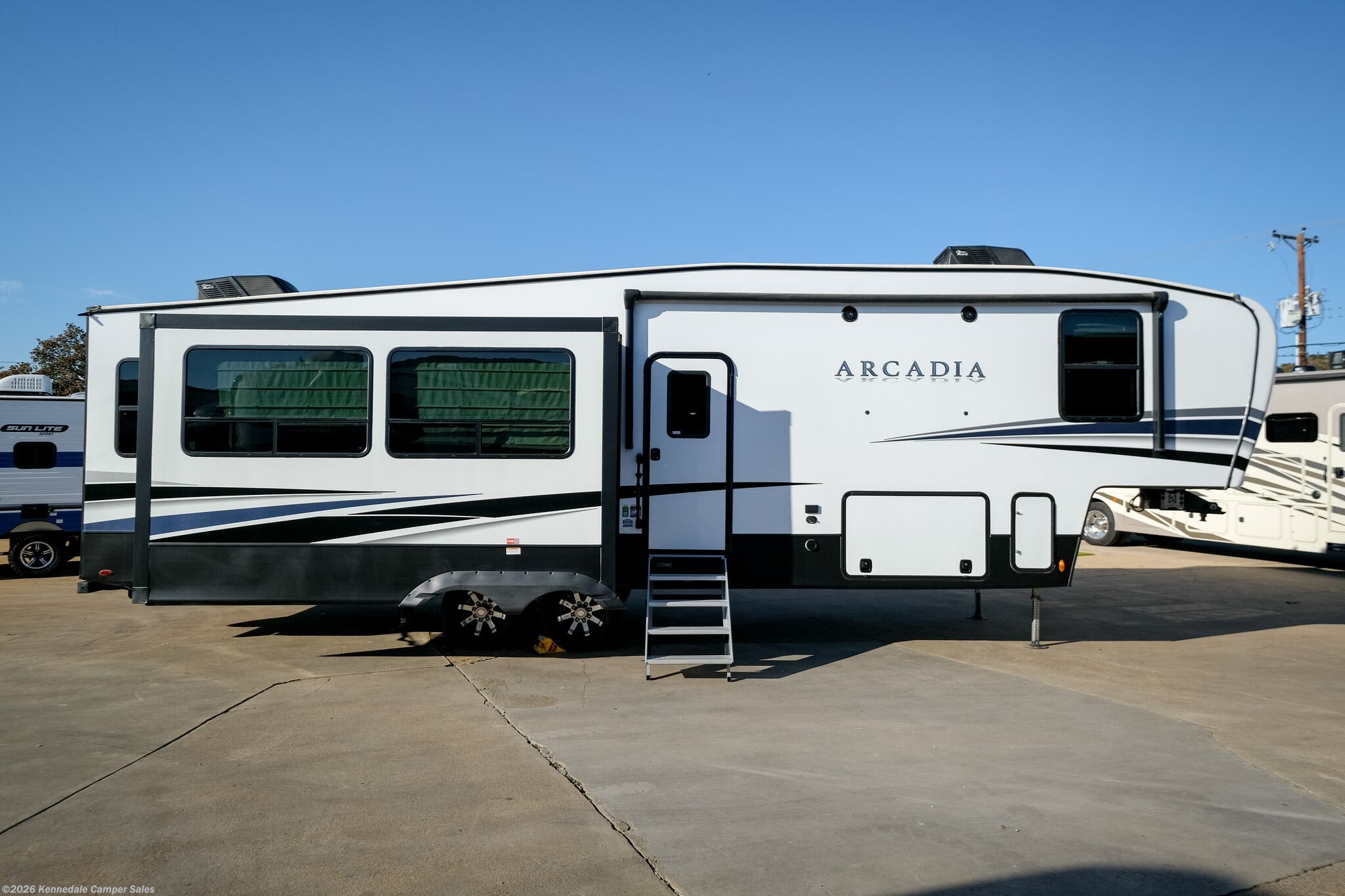 2022 Keystone Arcadia 3660RL RV for Sale in Kennedale, TX 76060