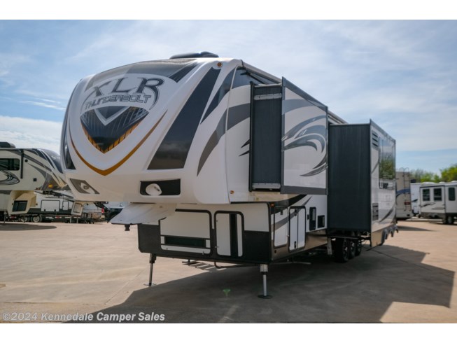 2017 XLR Thunderbolt 420AMP by Forest River from Kennedale Camper Sales in Kennedale, Texas