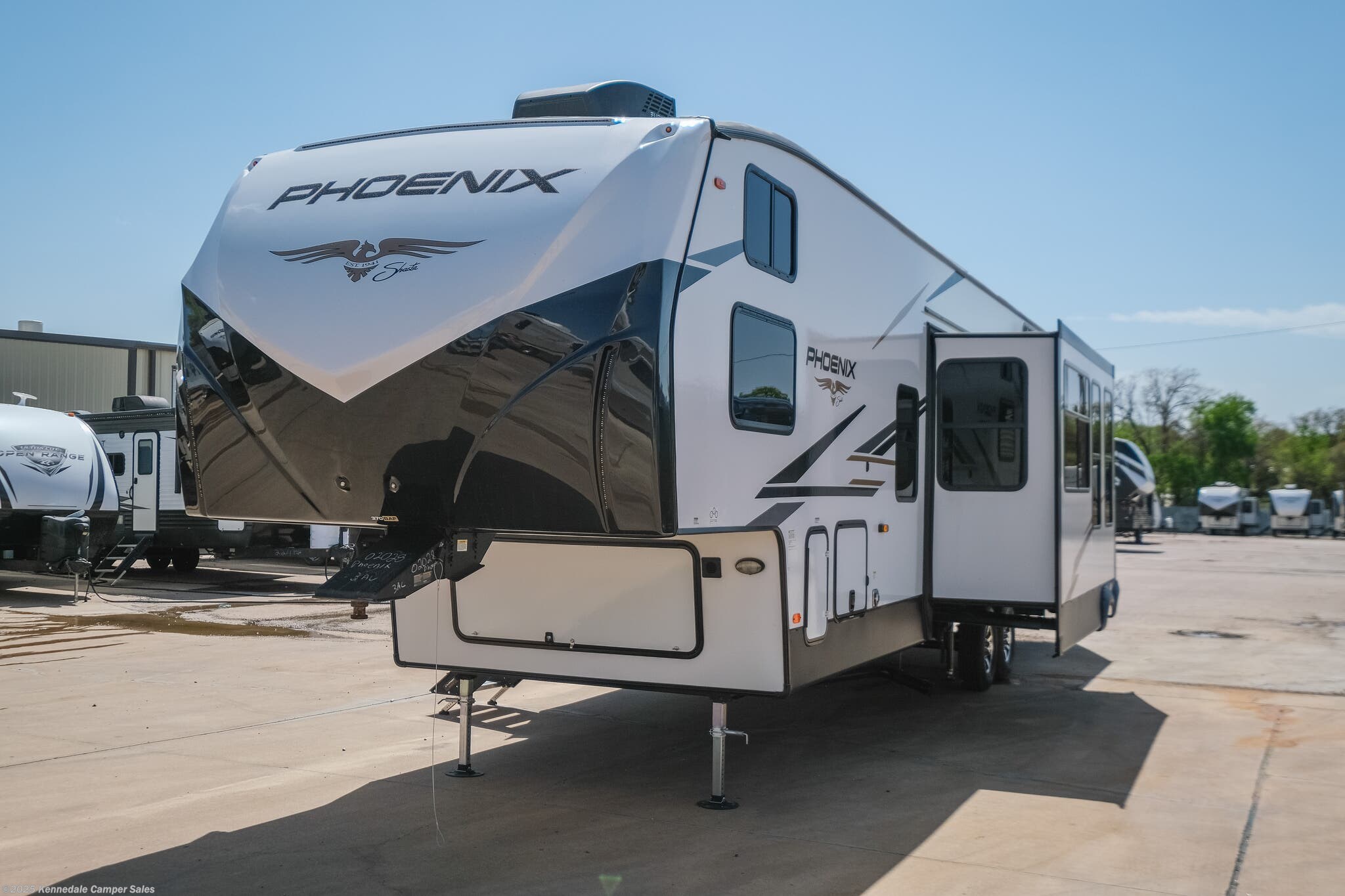 2023 Shasta Phoenix 370BAF
