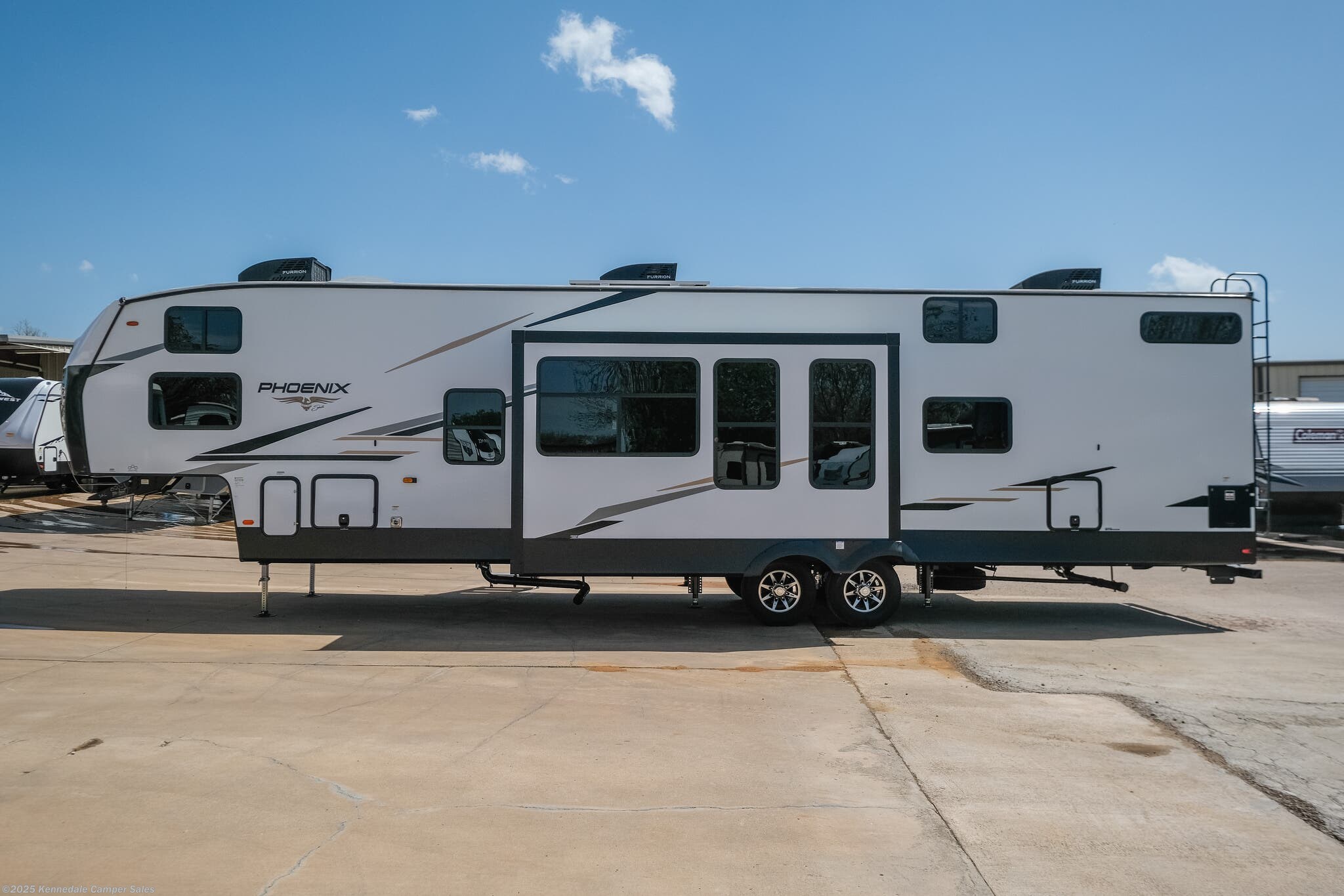 2023 Shasta Phoenix 370BAF