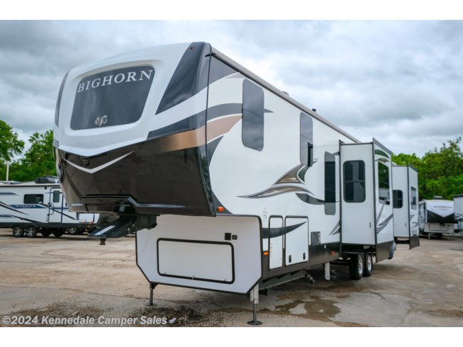 2021 Heartland Bighorn 3995 FK - Used Fifth Wheel For Sale by Kennedale Camper Sales in Kennedale, Texas