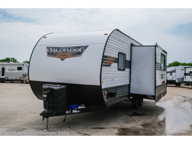 2021 Forest River Wildwood 22RBS - Used Travel Trailer For Sale by Kennedale Camper Sales in Kennedale, Texas