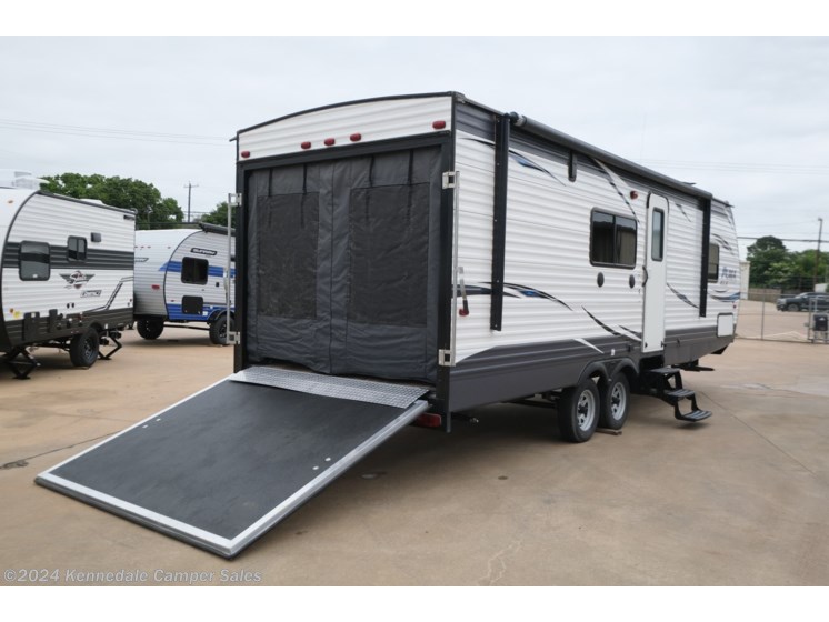 Used 2018 Palomino Puma XLE 24FBC available in Kennedale, Texas