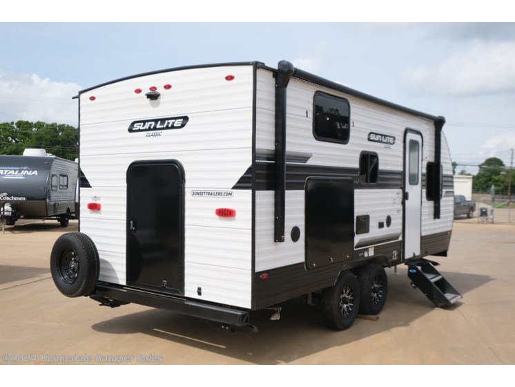 Used 2023 Sunset Park RV Sun Lite 21QB available in Kennedale, Texas