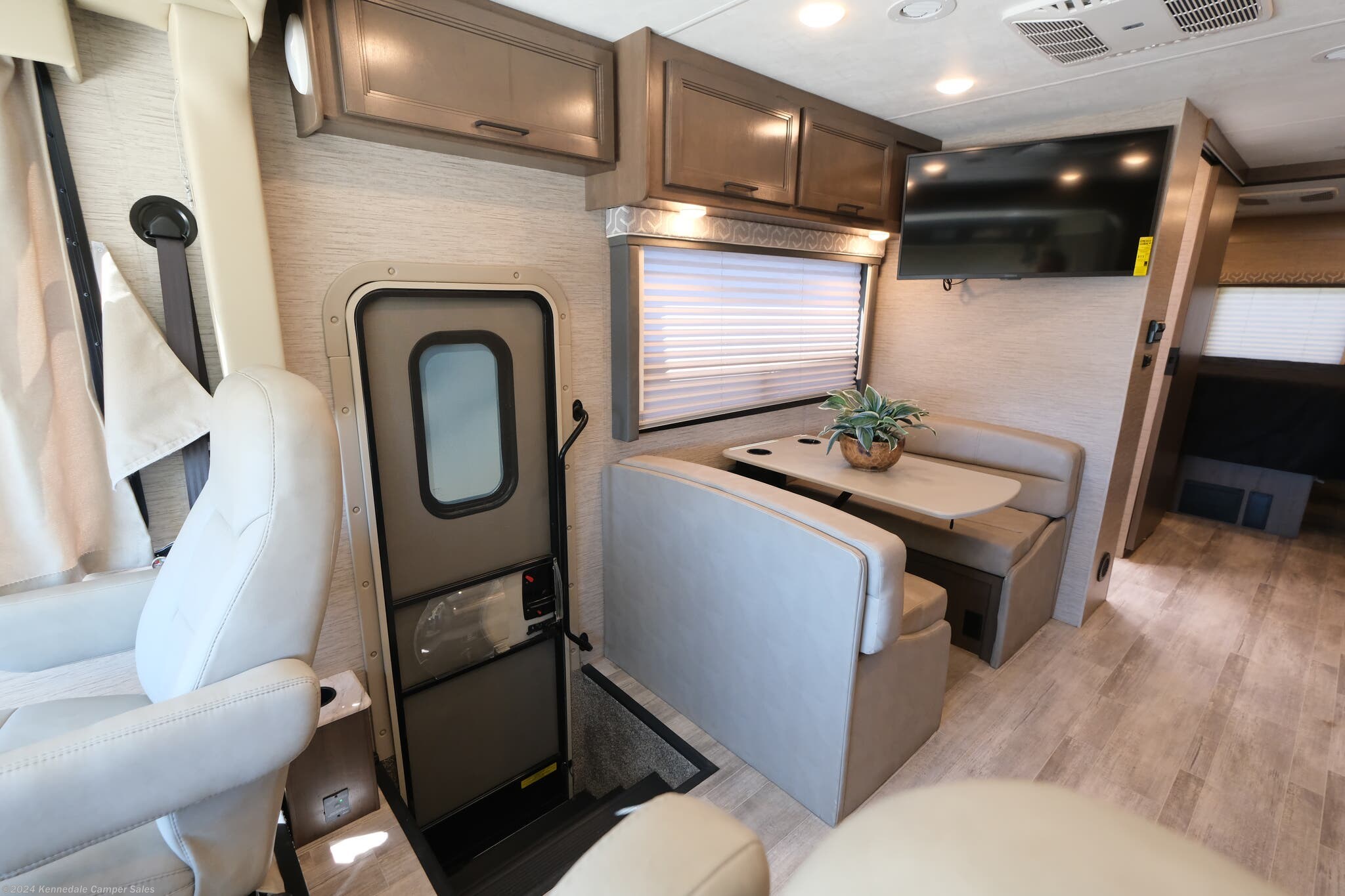 2022 Thor Motor Coach Freedom Traveler 29a