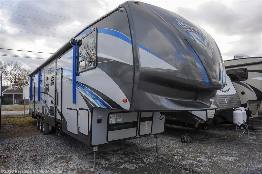 #9948 - 2017 Forest River Vengeance 420V12 for sale in Greencastle PA