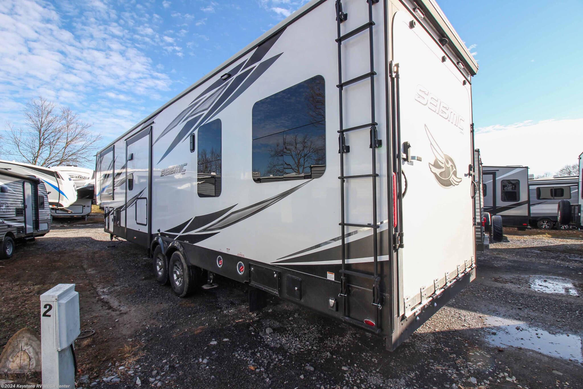 2020 Jayco RV Seismic 3512 for Sale in Greencastle, PA 17225 | 14752 2020 Jayco Seismic Fifth Wheel Toy Hauler 3512