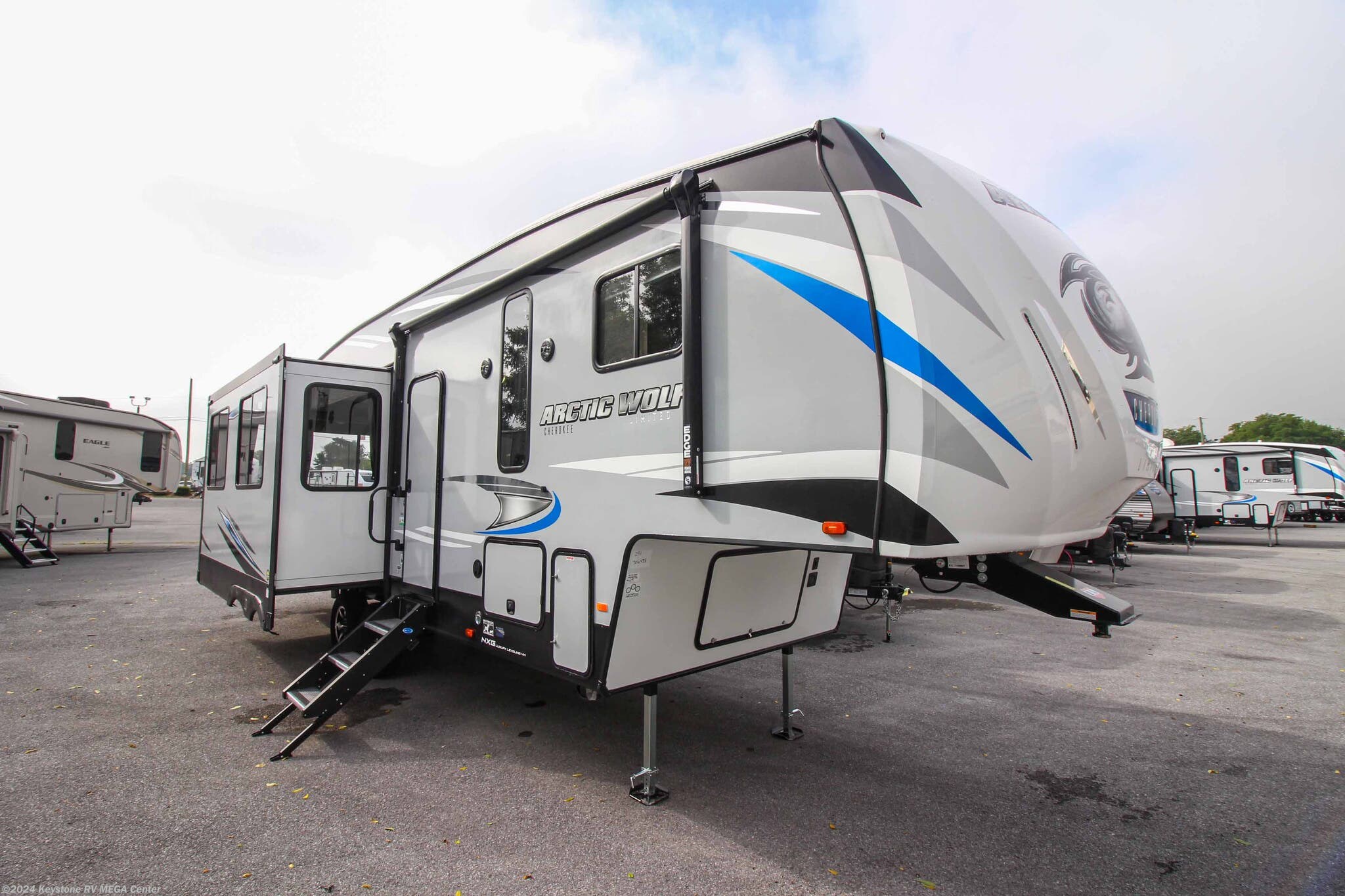 2021 Forest River Arctic Wolf 291RL RV for Sale in Greencastle, PA