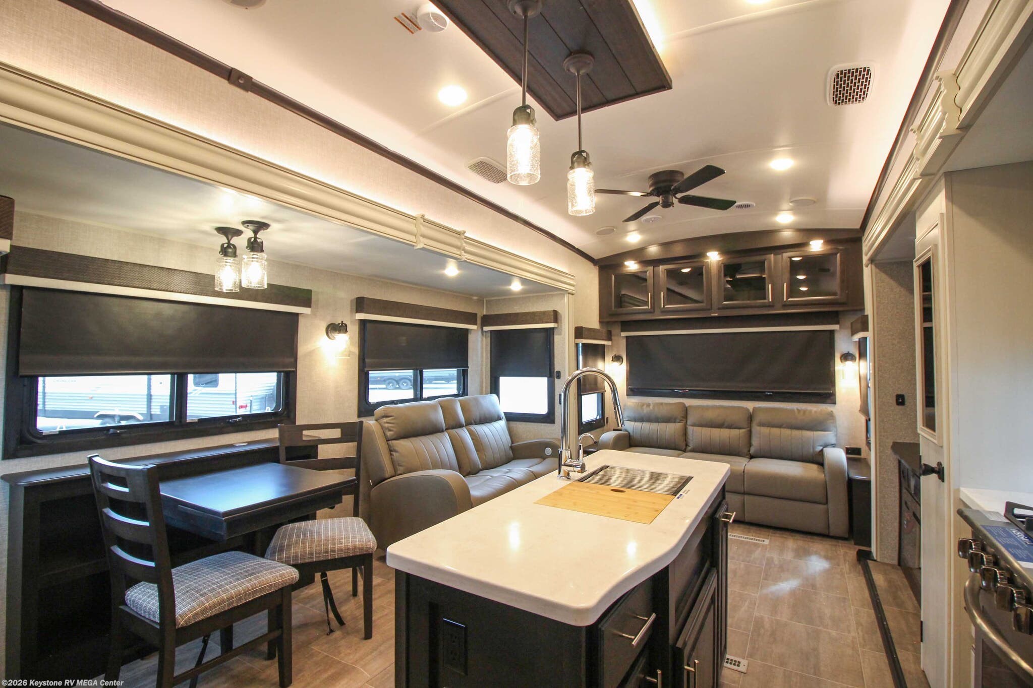 2022 Jayco North Point 377RLBH RV for Sale in Greencastle, PA 17225