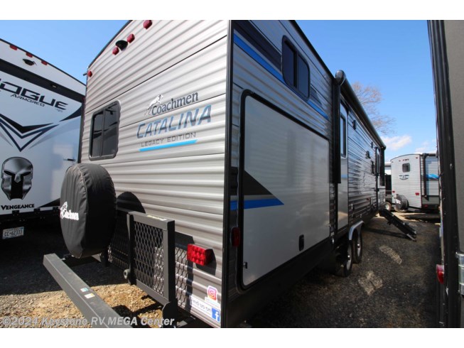 2022 Catalina Legacy Edition 323BHDSCK by Coachmen from Keystone RV MEGA Center in Greencastle, Pennsylvania
