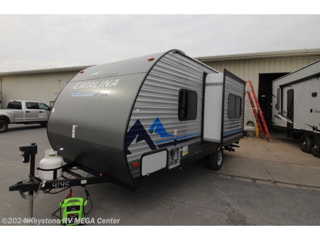 2022 Coachmen Catalina Summit 184FQS - New Travel Trailer For Sale by Keystone RV MEGA Center in Greencastle, Pennsylvania features CD Player, Water Heater, Spare Tire Kit, Queen Bed, Booth Dinette