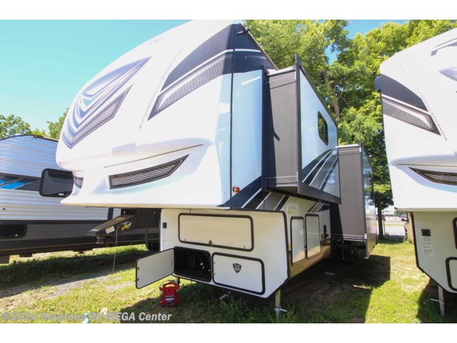 2022 Forest River Vengeance Rogue Armored 4007 - New Toy Hauler For Sale by Keystone RV MEGA Center in Greencastle, Pennsylvania