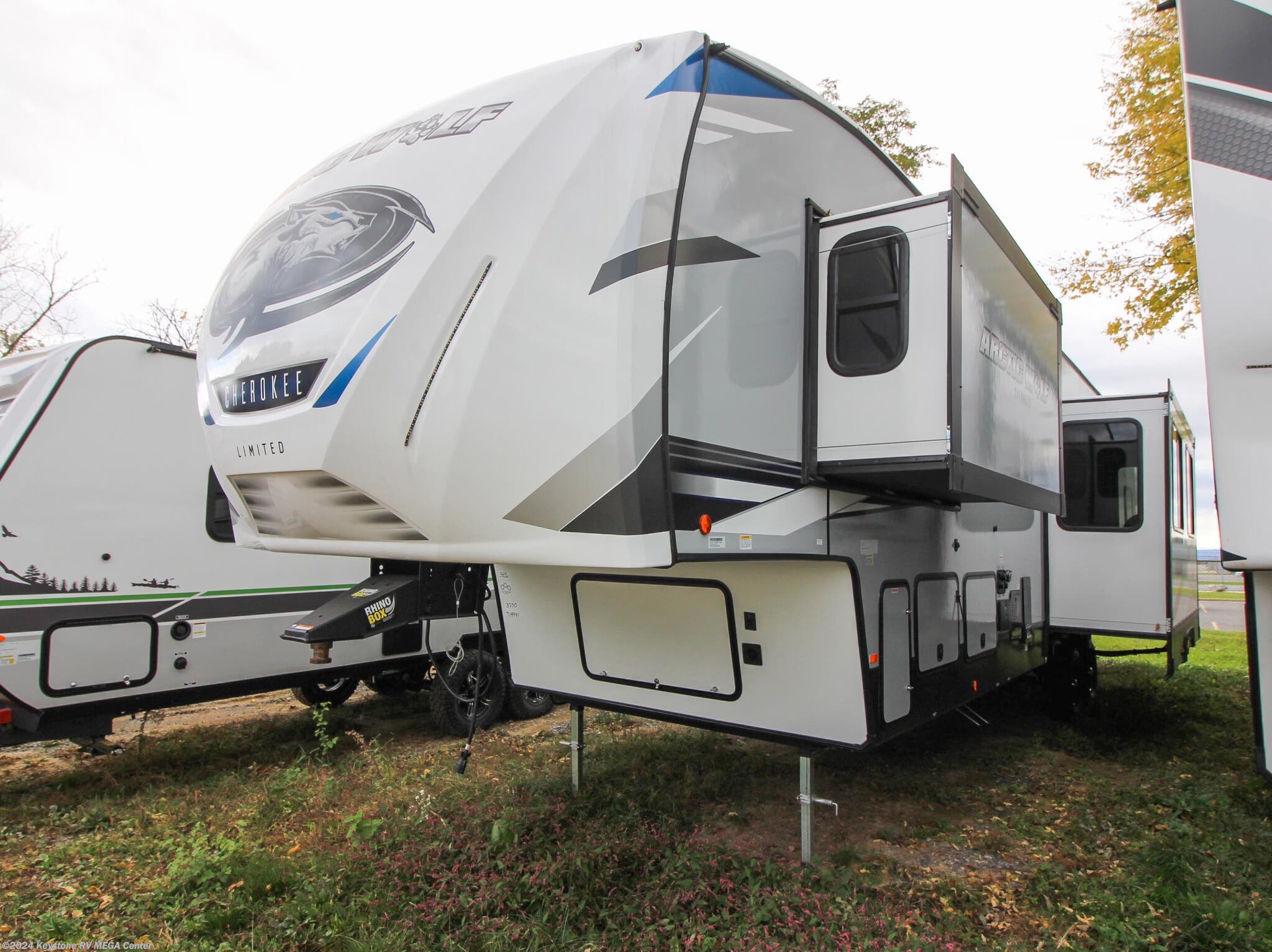 2022 Forest River Arctic Wolf 3770 SUITE RV for Sale in Greencastle, PA