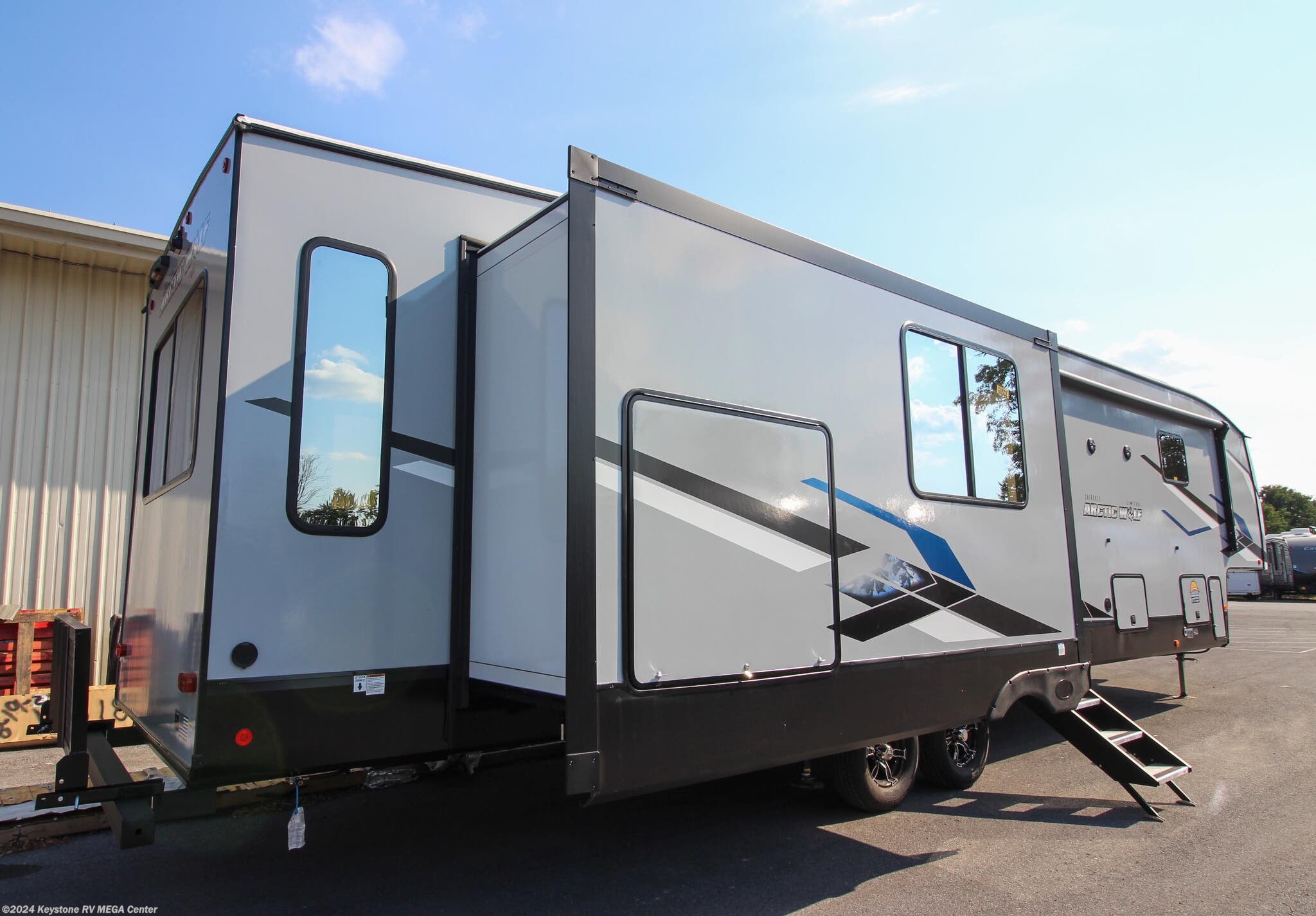 2023 Forest River Arctic Wolf 3660 SUITE RV for Sale in Greencastle, PA