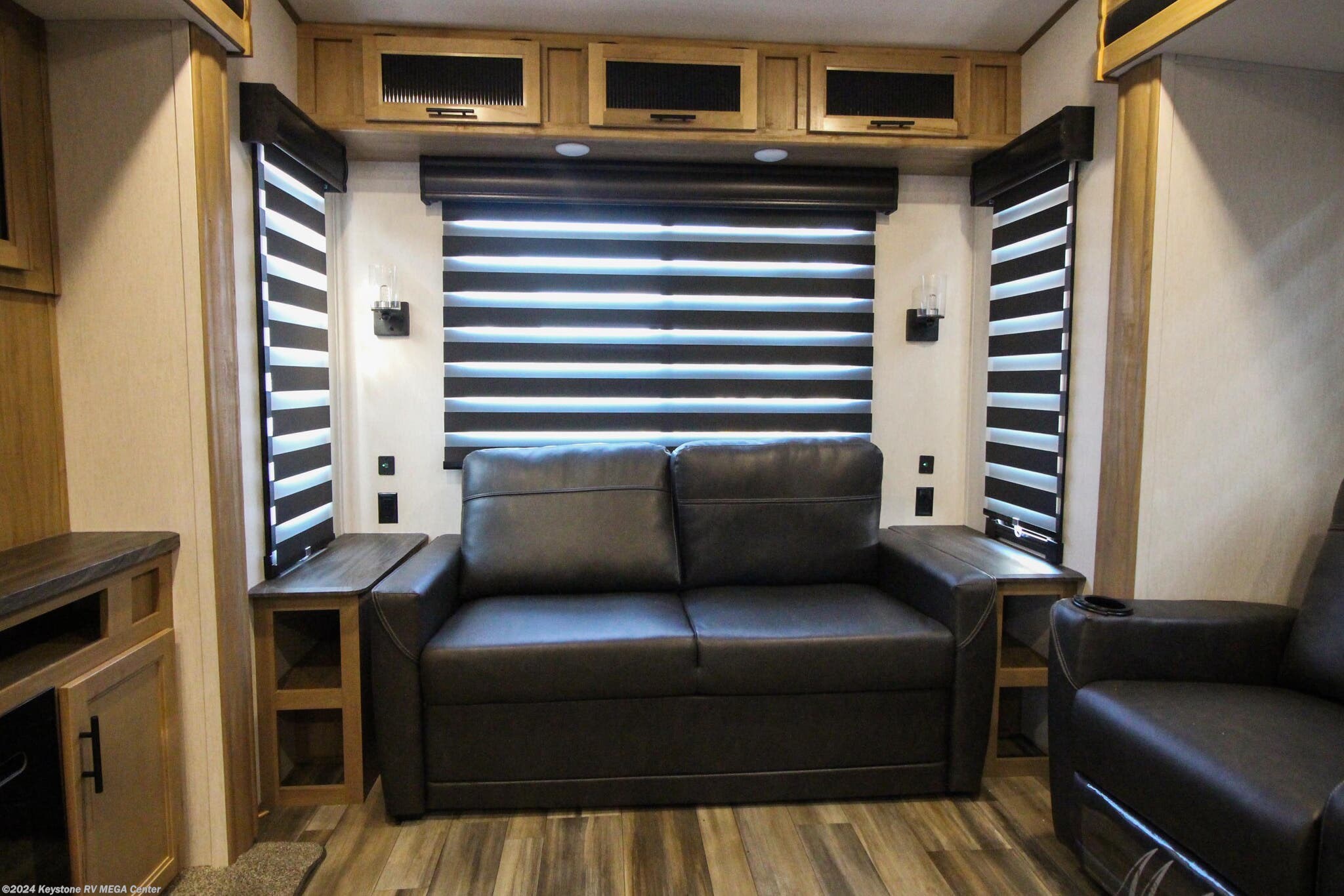 2023 Forest River Arctic Wolf 3660 SUITE RV for Sale in Greencastle, PA