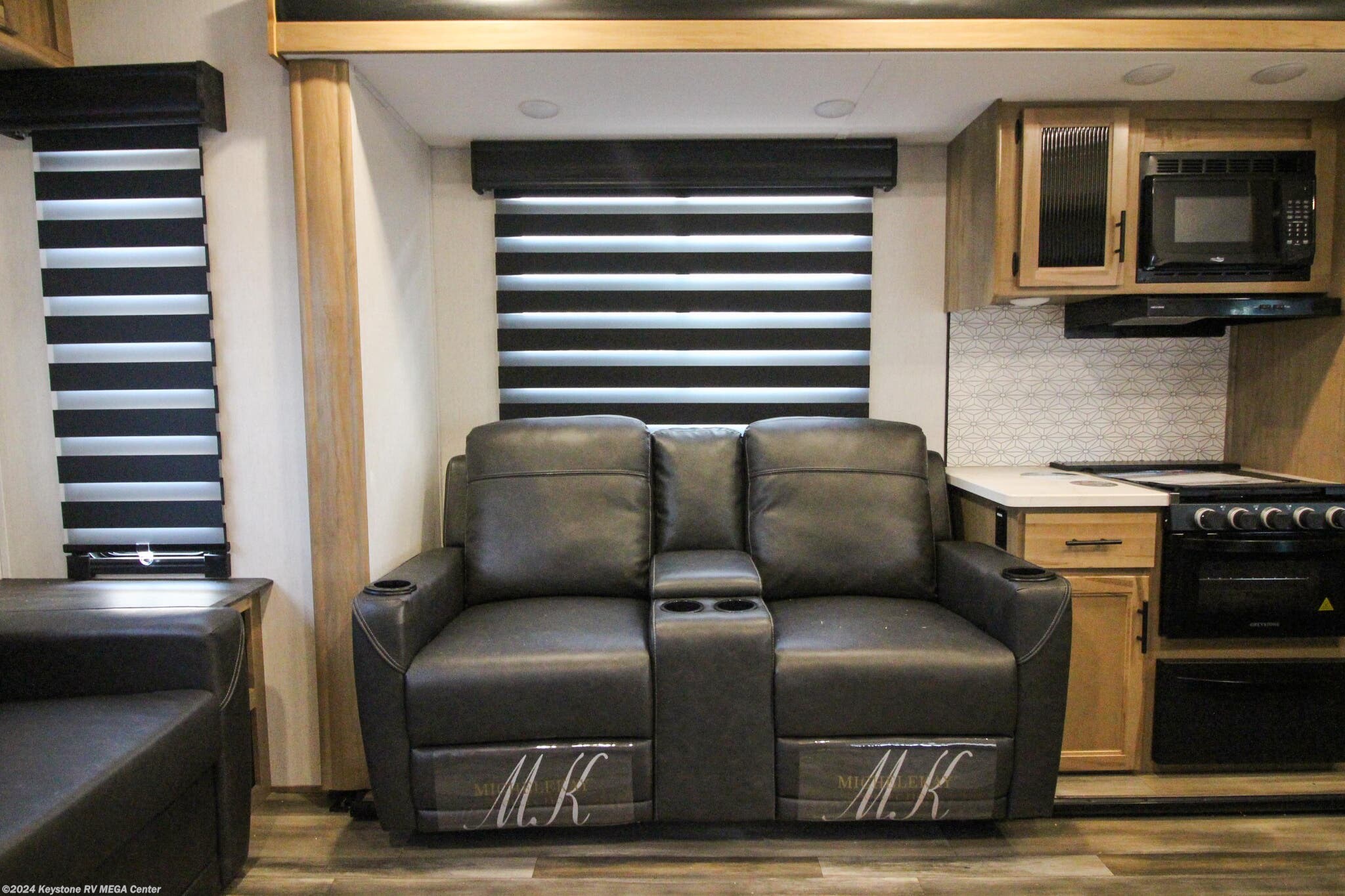 2023 Forest River Arctic Wolf 3660 SUITE RV for Sale in Greencastle, PA