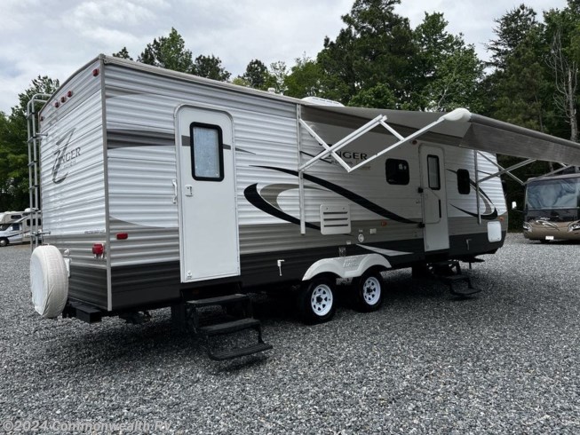 2015 Zinger ZT28BH by CrossRoads from Commonwealth RV in Ashland, Virginia