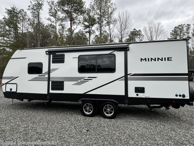 2022 Winnebago Minnie 2301BHS - Used Travel Trailer For Sale by Commonwealth RV in Ashland, Virginia