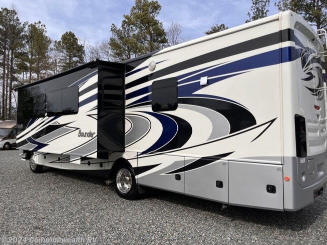 2018 Fleetwood Bounder 35K - Used Class A For Sale by Commonwealth RV in Ashland, Virginia