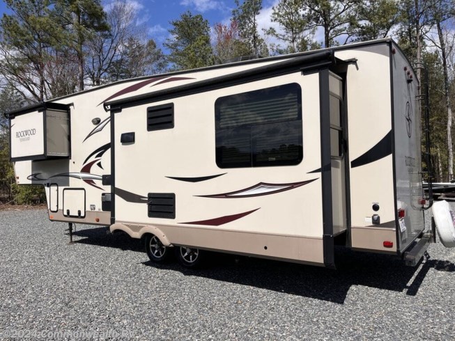 2017 Forest River Rockwood Signature Ultra Lite Fifth Wheels 8298WS - Used Fifth Wheel For Sale by Commonwealth RV in Ashland, Virginia