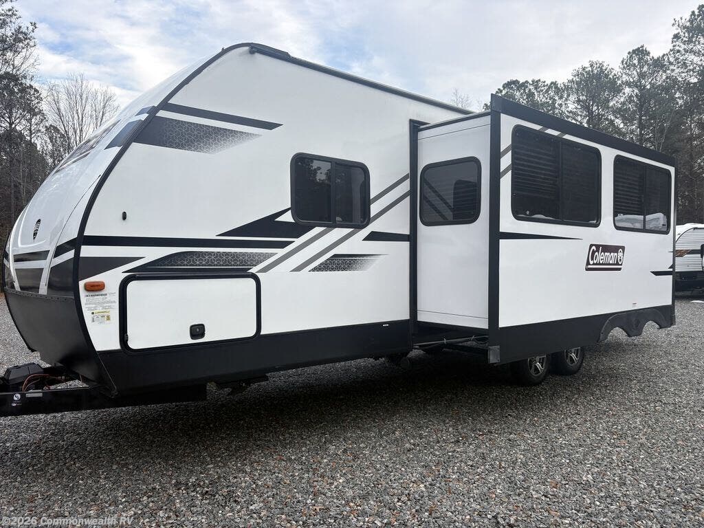 2022 Dutchmen Coleman Light 2835BH - Used Travel Trailer For Sale by Commonwealth RV in Ashland, Virginia