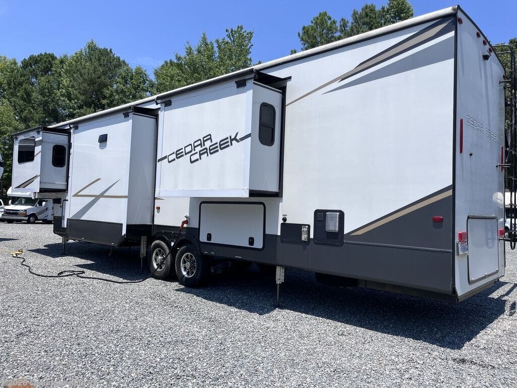 2021 Forest River Cedar Creek 371FL - Used Fifth Wheel For Sale by Commonwealth RV in Ashland, Virginia