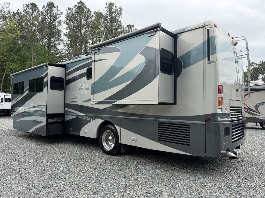 2007 Winnebago Journey 39K - Used Class A For Sale by Commonwealth RV in Ashland, Virginia