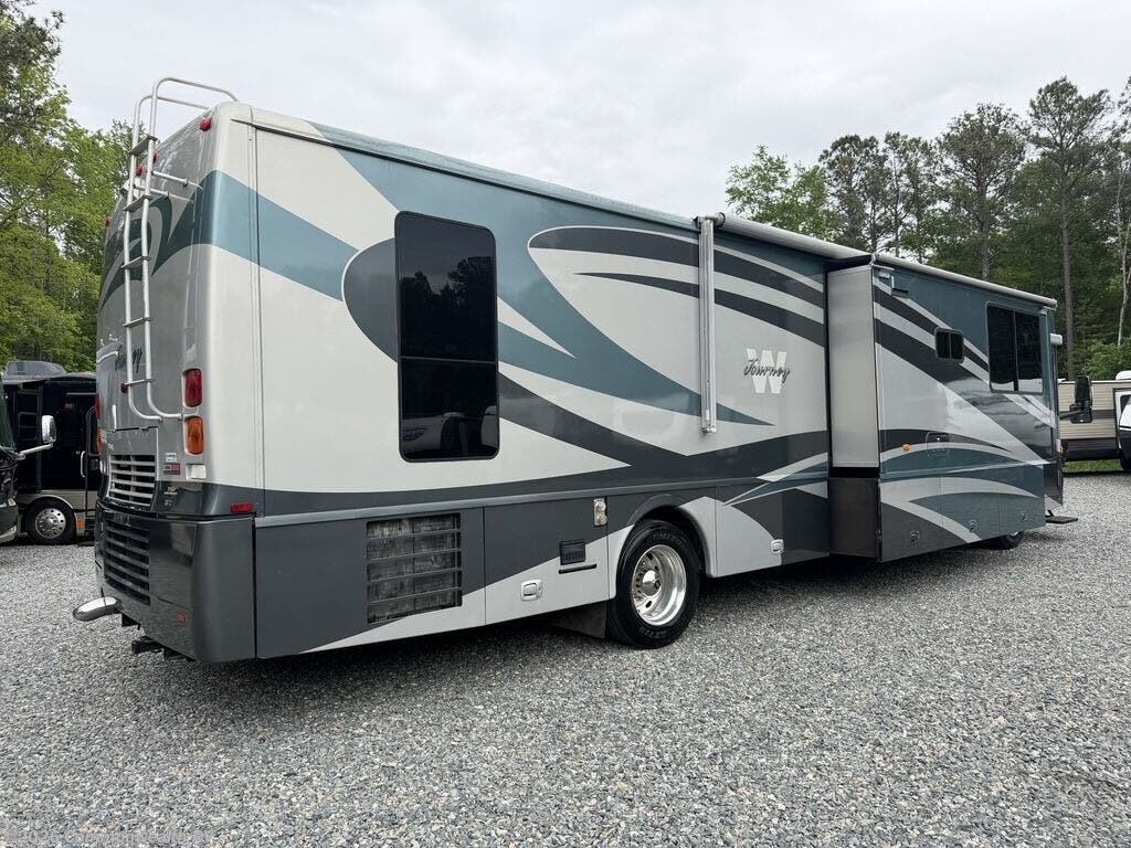 2007 Winnebago Journey 39K - Used Class A For Sale by Commonwealth RV in Ashland, Virginia