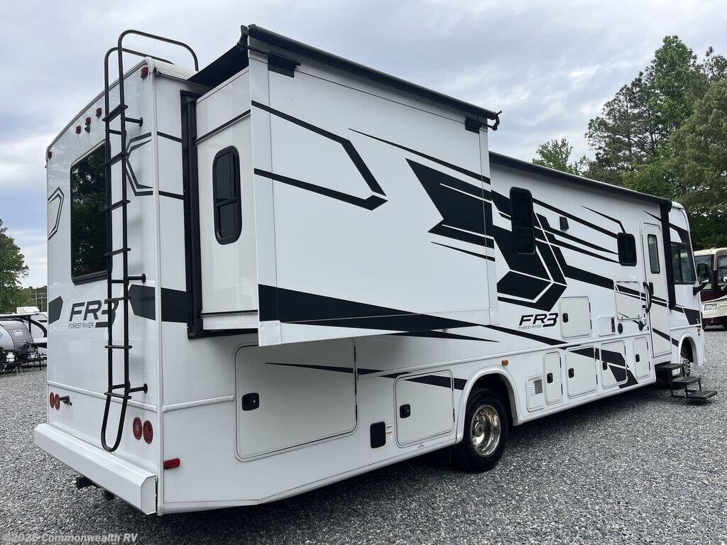 2021 FR3 33DS by Forest River from Commonwealth RV in Ashland, Virginia