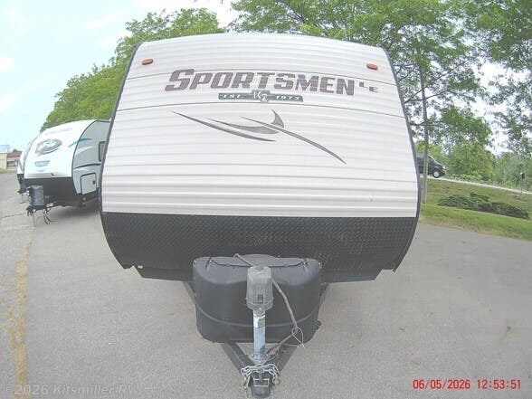 2019 K-Z Sportsmen LE 220RDLE - Used Travel Trailer For Sale by Kitsmiller RV in Mason, Michigan features Furnace, Converter, Water Heater, Self Contained, Air Conditioning