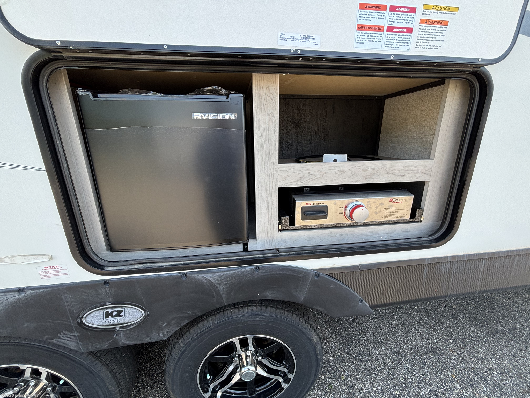 2022 K-Z Connect C261RKK - Used Travel Trailer For Sale by Kitsmiller RV in Mason, Michigan features TV Antenna, Skylight, Roof Vent, Water Heater, Black Tank Flush