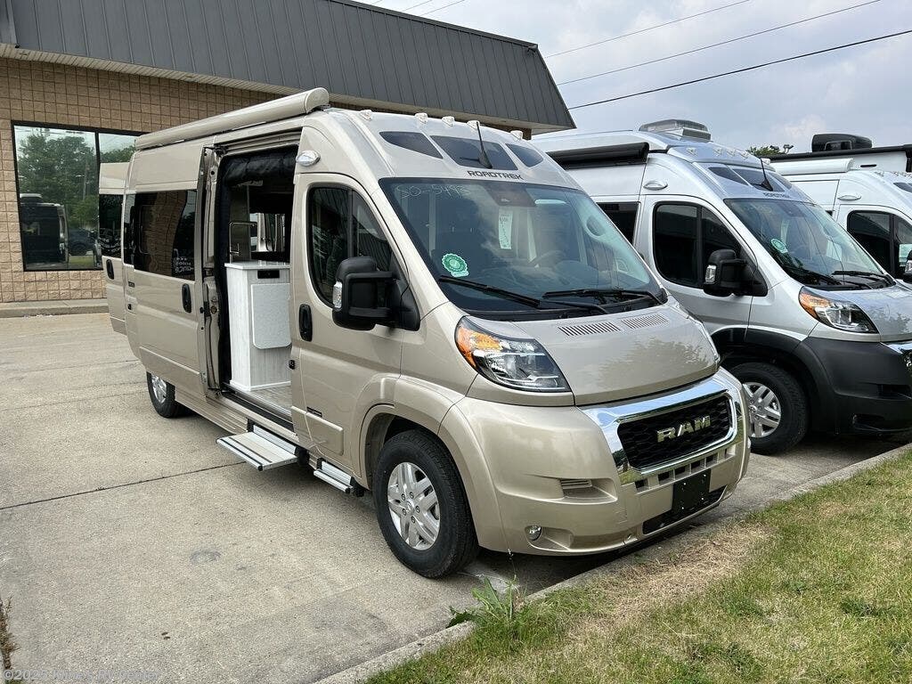 2023 Roadtrek Zion SRT RV for Sale in Warren, MI 48092 k2575 RVUSA