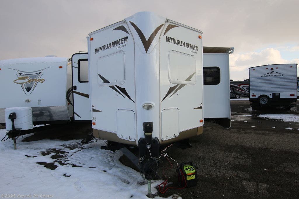 2013 Forest River Windjammer 2809W RV for Sale in Coloma, MI 49038