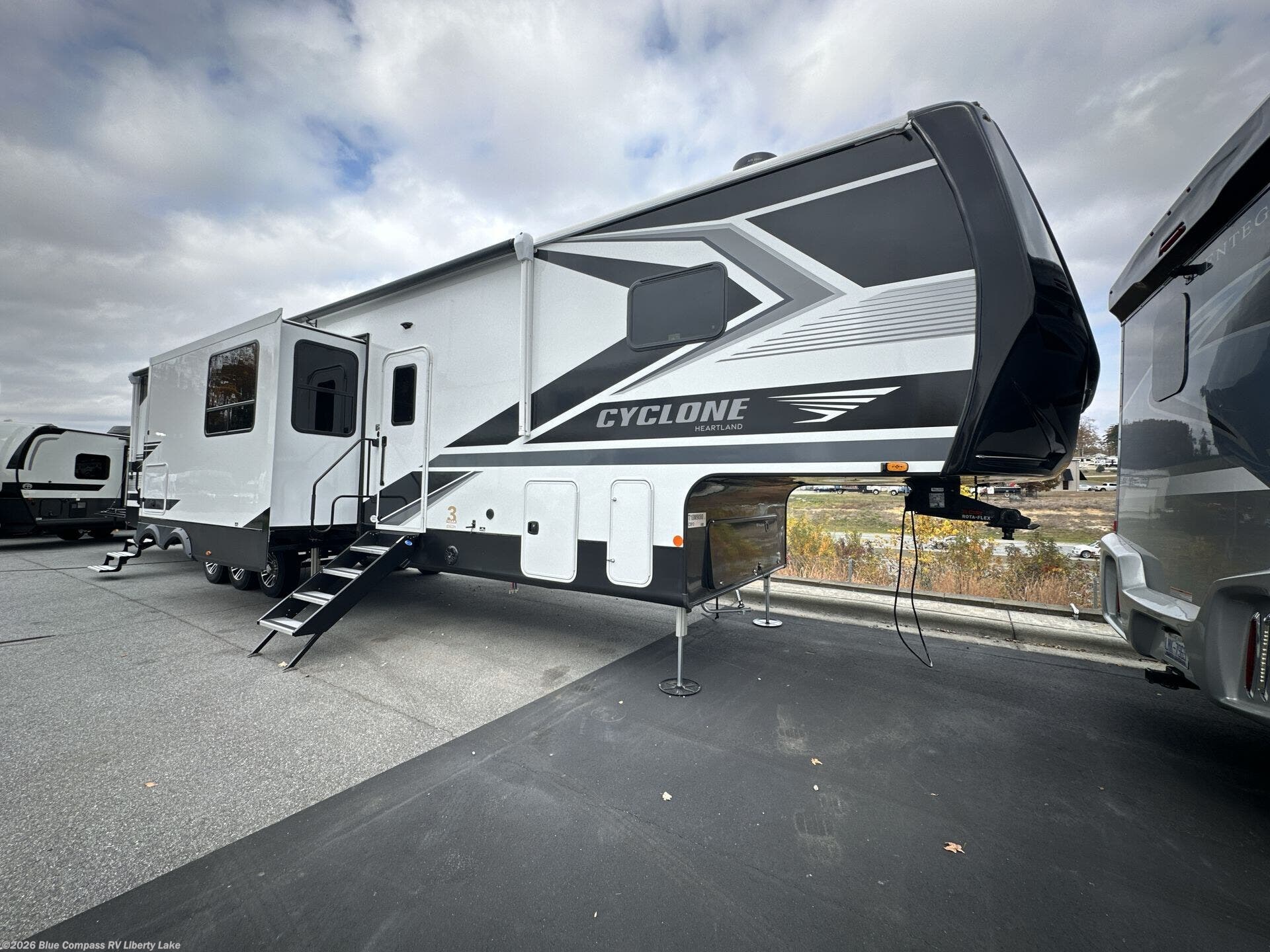2026 Cyclone 3913 by Heartland from Blue Compass RV Liberty Lake in Liberty Lake, Washington