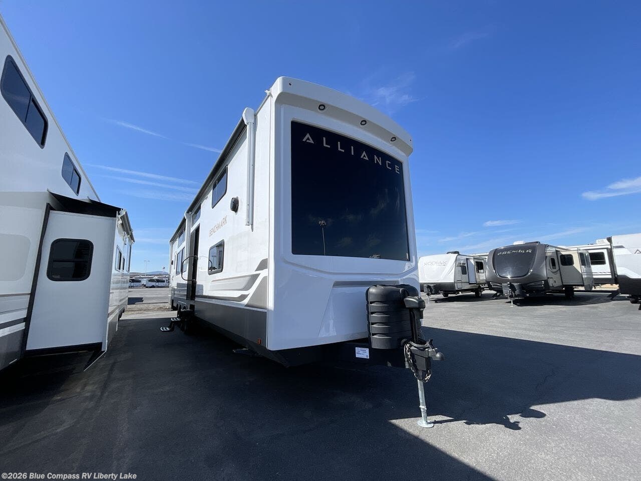 2025 Benchmark 44LFT by Alliance RV from Blue Compass RV Liberty Lake in Liberty Lake, Washington