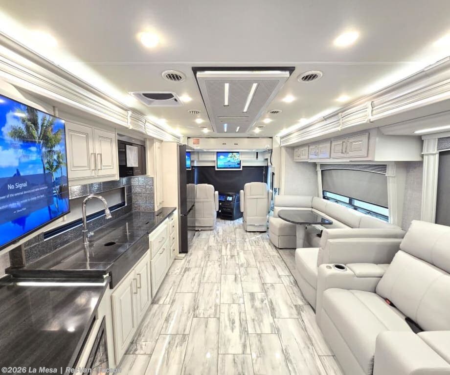 2026 Discovery LXE 40G-LXE by Fleetwood from La Mesa | RecVan - Tucson in Tucson, Arizona