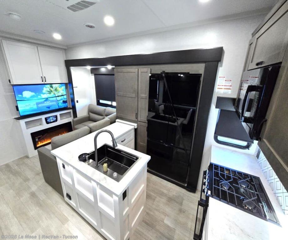 New 2026 Heartland Cyclone 3914 available in Tucson, Arizona