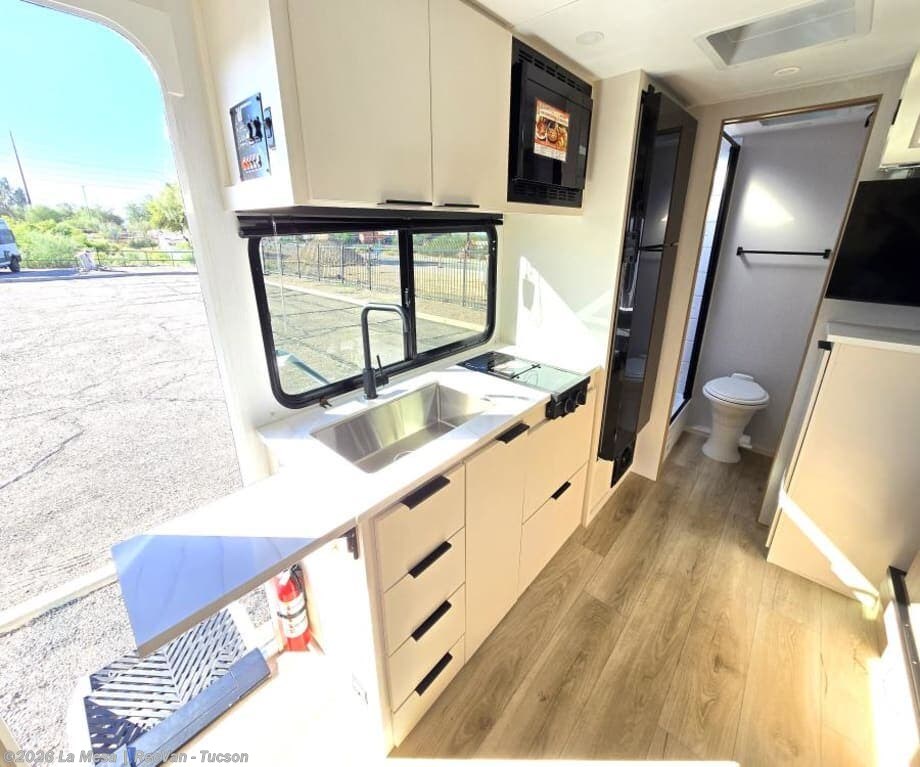 New 2026 Winnebago MICRO MINNIE-TT 2108DS available in Tucson, Arizona