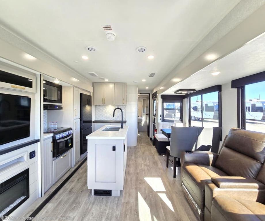 2026 Jayco SUNDANCE XLT TRAILER 29RLBS - New Travel Trailer For Sale by La Mesa | RecVan - Tucson in Tucson, Arizona