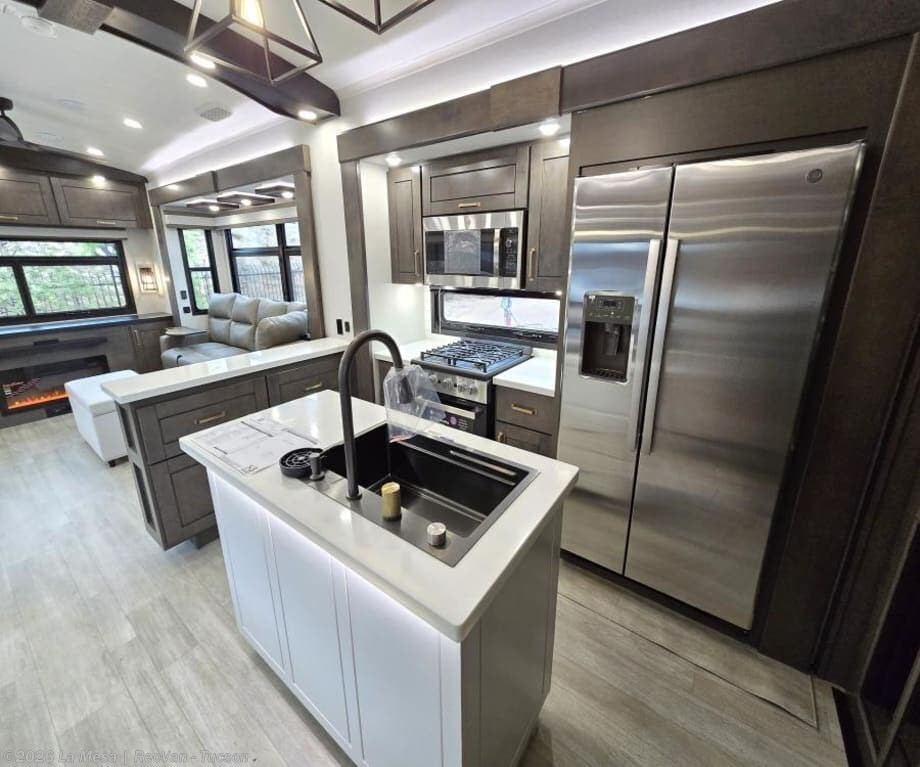 New 2026 Heartland Bighorn 38RE available in Tucson, Arizona