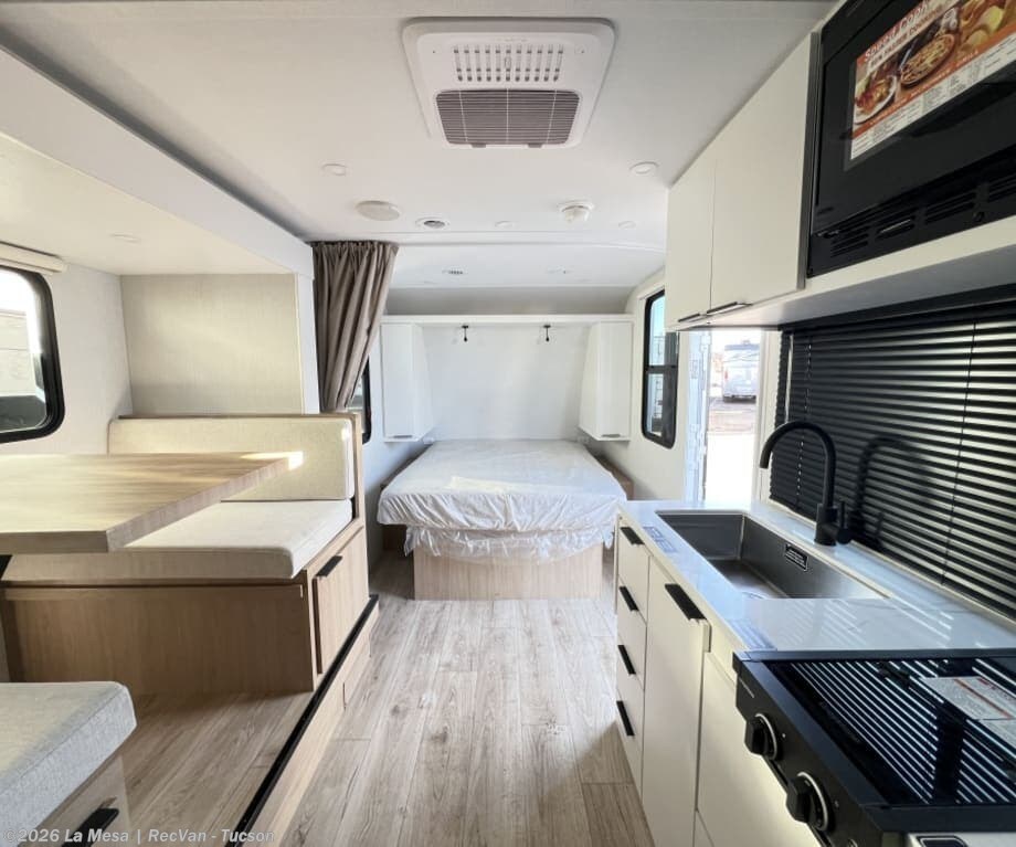 2026 Winnebago MICRO MINNIE-TT 2108FBS - New Travel Trailer For Sale by La Mesa | RecVan - Tucson in Tucson, Arizona