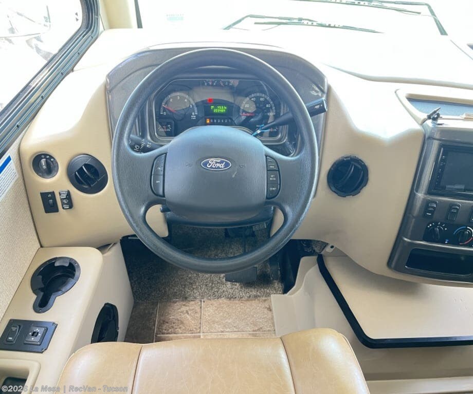 2017 Thor Motor Coach Vegas 25.4 - Used Class A For Sale by La Mesa | RecVan - Tucson in Tucson, Arizona