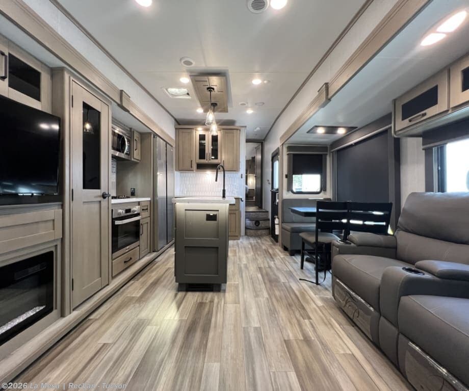 2023 Grand Design Reflection 5TH 303RLS - Used Fifth Wheel For Sale by La Mesa | RecVan - Tucson in Tucson, Arizona