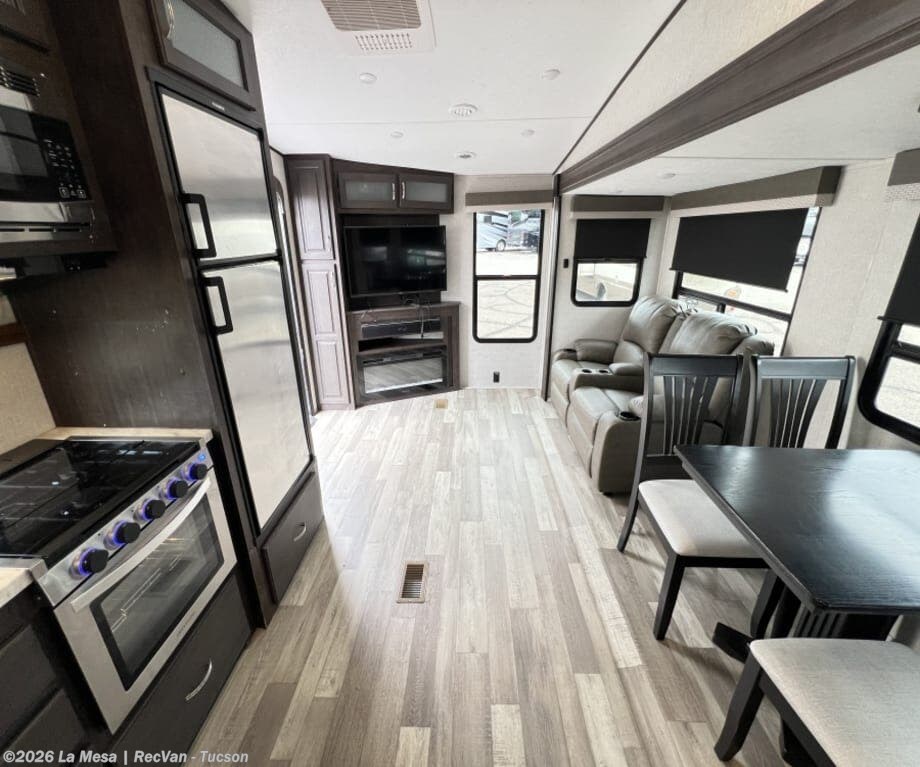 2023 Forest River SHASTA PHOENIX LITE 25RE - Used Fifth Wheel For Sale by La Mesa | RecVan - Tucson in Tucson, Arizona