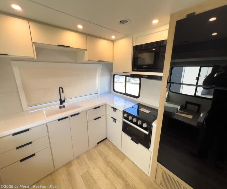 New 2026 Winnebago Thrive 26FKD available in Mesa, Arizona