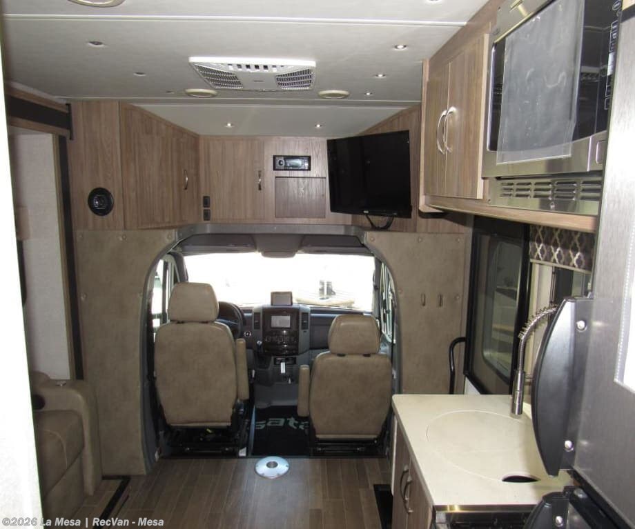 2020 ISATA 3 24RW by Dynamax Corp from La Mesa | RecVan - Mesa in Mesa, Arizona