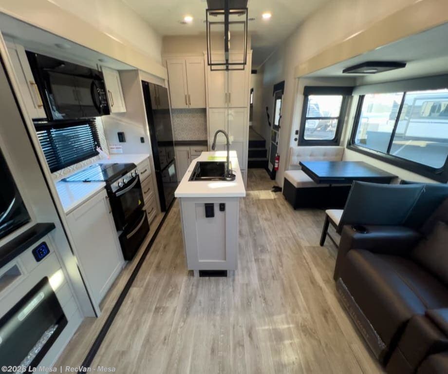 2026 Sundance 35MRBS by Heartland from La Mesa | RecVan - Mesa in Mesa, Arizona