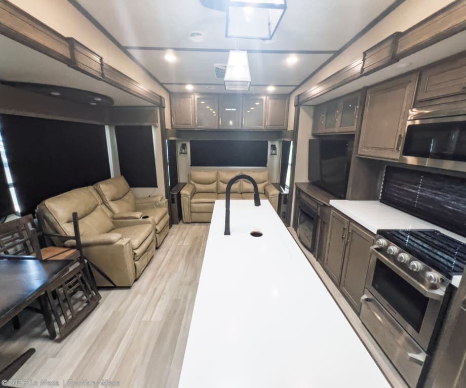 2021 Grand Design Solitude 2930RL - Used Fifth Wheel For Sale by La Mesa | RecVan - Mesa in Mesa, Arizona