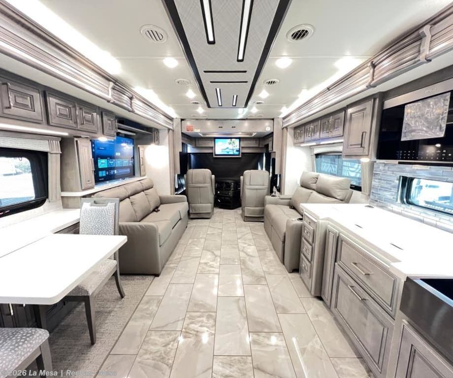 2026 Discovery LXE 40M-LXE by Fleetwood from La Mesa | RecVan - Mesa in Mesa, Arizona